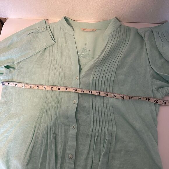 Soft Surroundings Glam Gauze Embroidered Pintuck Pleat Blouse Size Medium - Picture 6 of 7